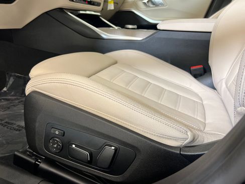 Used 2025 BMW 330i xDrive Sedan w/ Convenience Package AWD/4WD image 30