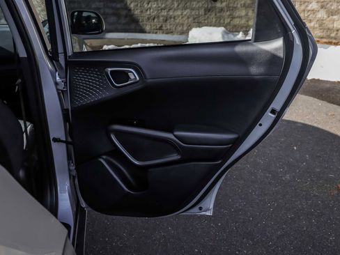 Used 2021 Kia Soul S image 16