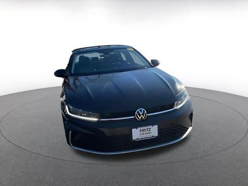 Used 2025 Volkswagen Jetta SE image 16