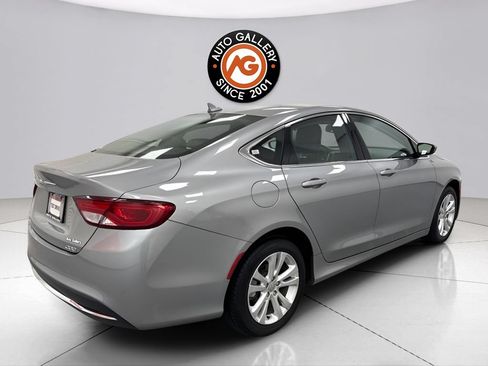 Used 2017 Chrysler 200 Limited Platinum FWD image 3