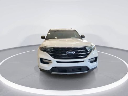 Used 2020 Ford Explorer XLT w/ Equipment Group 202A AWD/4WD image 3