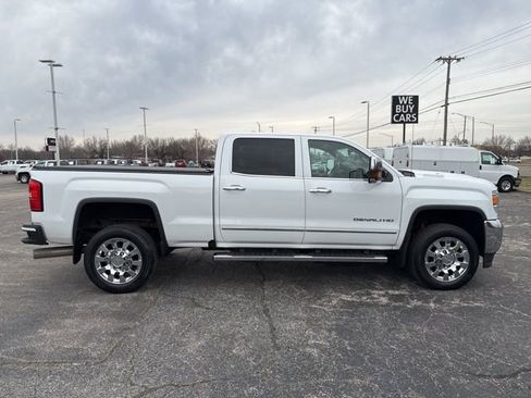 Used 2017 GMC Sierra 2500 Denali w/ Duramax Plus Package image 6