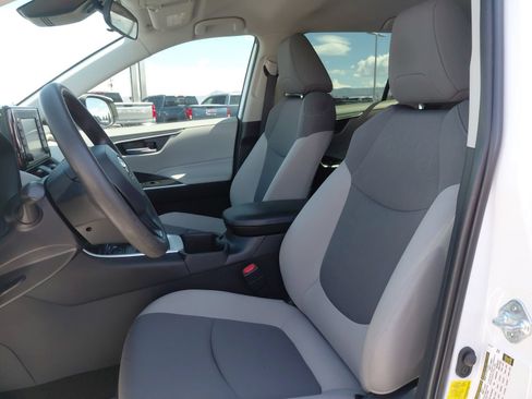 Certified 2022 Toyota RAV4 XLE AWD/4WD image 18
