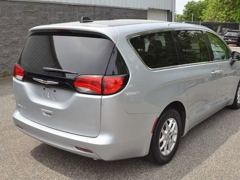 Used 2023 Chrysler Voyager LX FWD image 8