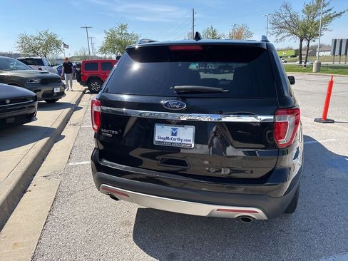 Used 2017 Ford Explorer Limited image 24