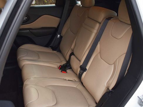 Used 2016 Jeep Cherokee Limited w/ Luxury Group image 12