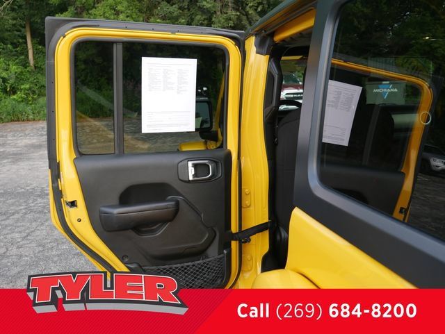 Used 2019 Jeep Wrangler Unlimited Rubicon w/ LED Lighting Group AWD/4WD image 18