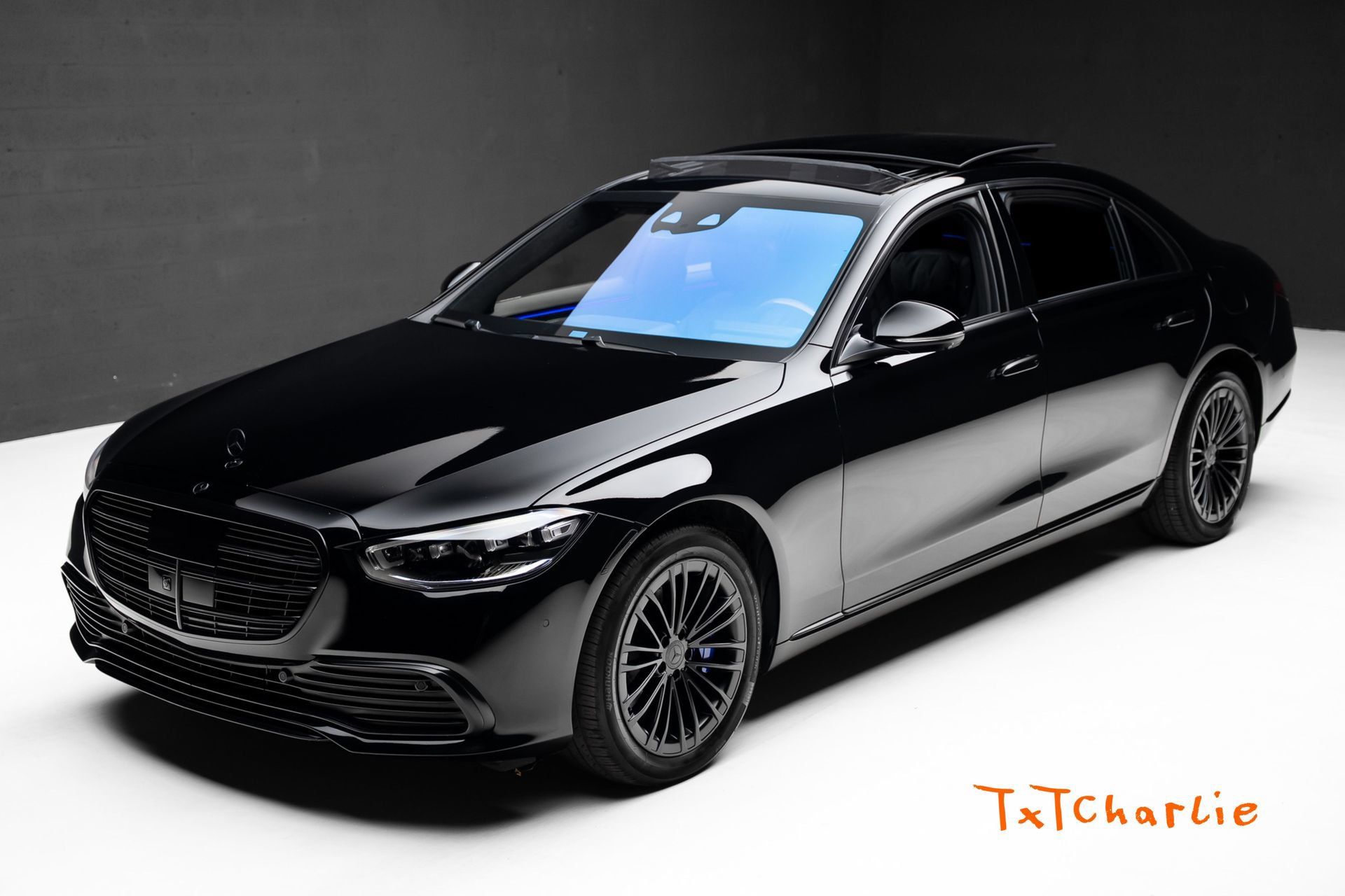Used 2024 Mercedes-Benz S 580e 4MATIC Sedan w/ Warmth & Comfort Package image 1