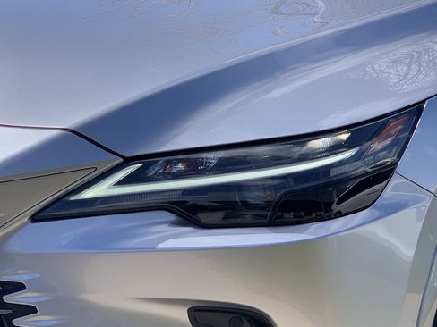 Certified 2025 Lexus RX 350 Premium w/ Accessory Package (Z1) image 6