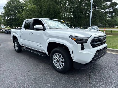 Used 2024 Toyota Tacoma SR5 RWD image 7