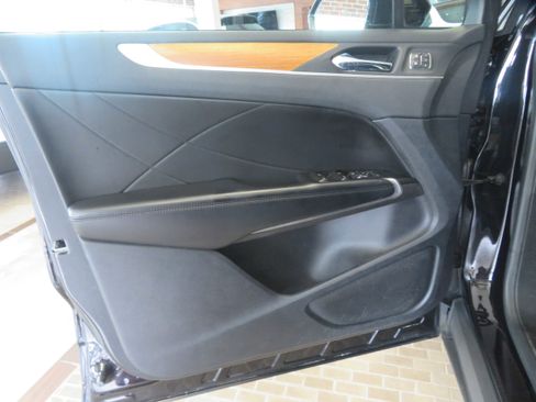 Used 2019 Lincoln MKC Reserve w/ MKC Climate Package image 13