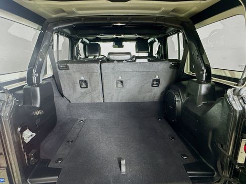 Certified 2021 Jeep Wrangler Unlimited Rubicon w/ Cold Weather Group image 24