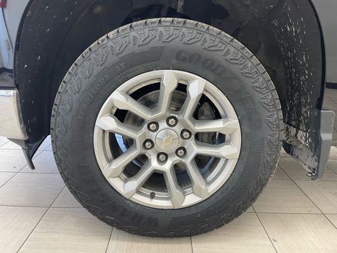 Certified 2024 Chevrolet Silverado 1500 LT AWD/4WD image 7