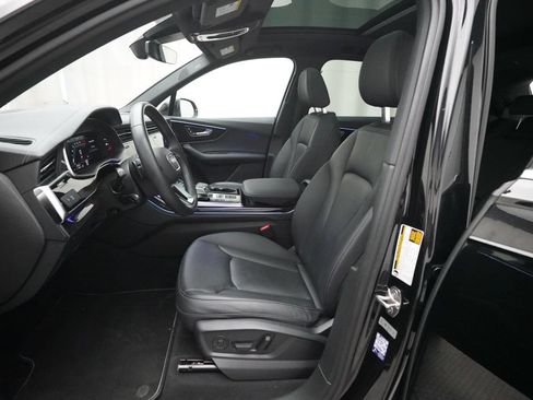 Certified 2025 Audi Q7 3.0T Premium Plus AWD/4WD image 7
