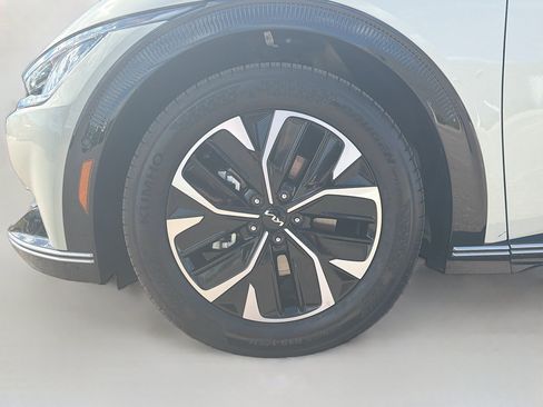 Used 2024 Kia EV6 Wind w/ Wind Technology Package AWD/4WD image 11