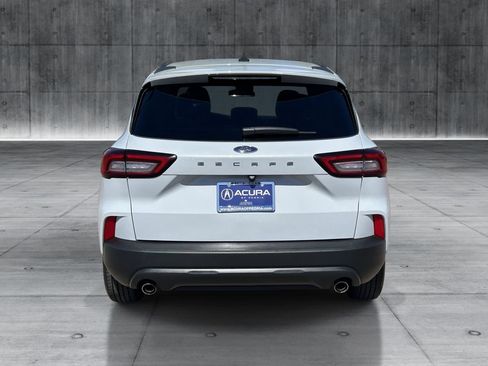 Used 2025 Ford Escape ST-Line FWD image 4