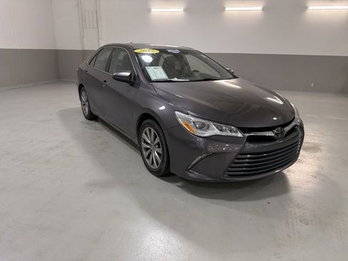 Used 2015 Toyota Camry XLE w/ Advanced Technology Package FWD image 4