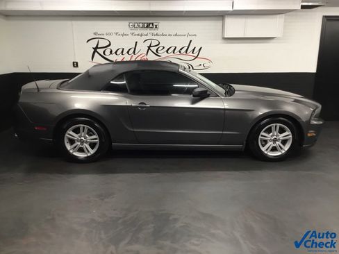 Used 2014 Ford Mustang Convertible image 12