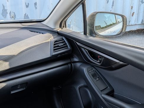 Used 2018 Subaru Crosstrek 2.0i AWD/4WD image 16