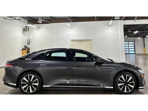 Used 2025 Lucid Air Touring AWD/4WD image 10
