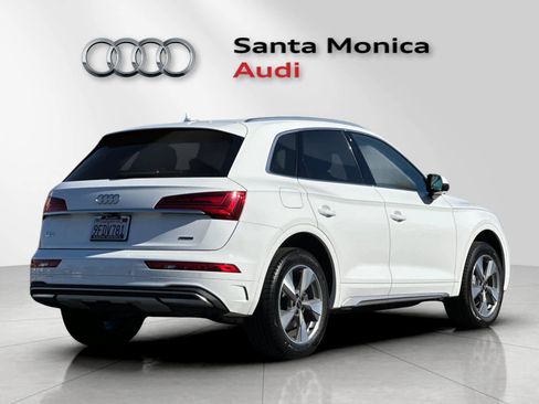 Used 2023 Audi Q5 2.0T Premium w/ Convenience Package image 2