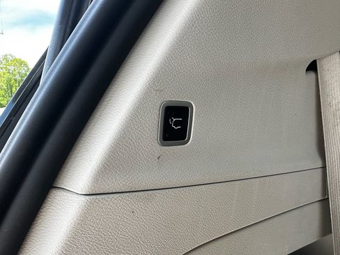 Used 2023 Chrysler Voyager LX FWD image 27