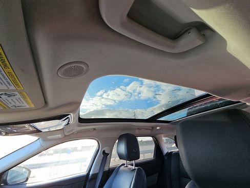 Used 2024 Land Rover Range Rover Velar S image 8