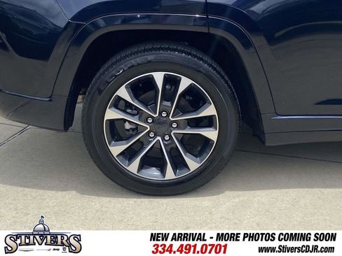 Used 2024 Jeep Grand Cherokee Overland w/ Adv Protech Group III AWD/4WD image 44