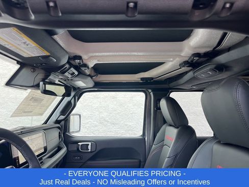 New 2025 Jeep Gladiator Rubicon image 22