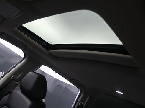 Used 2024 Honda CR-V EX-L image 11
