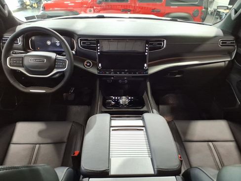 New 2026 Jeep Grand Wagoneer Limited image 4