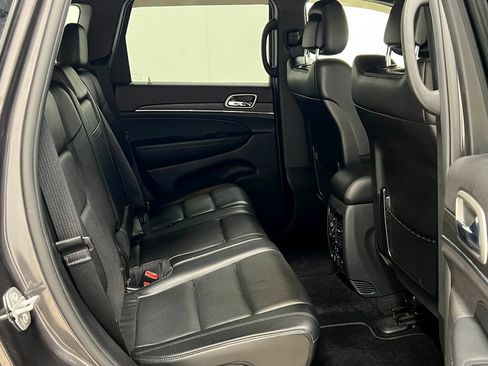 Used 2018 Jeep Grand Cherokee Limited w/ Luxury Group II AWD/4WD image 34