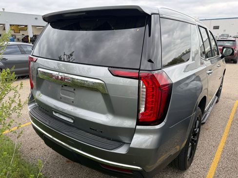 Used 2023 GMC Yukon SLT w/ SLT Premium Package AWD/4WD image 3