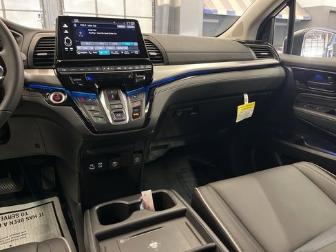 Used 2025 Honda Odyssey Touring image 23