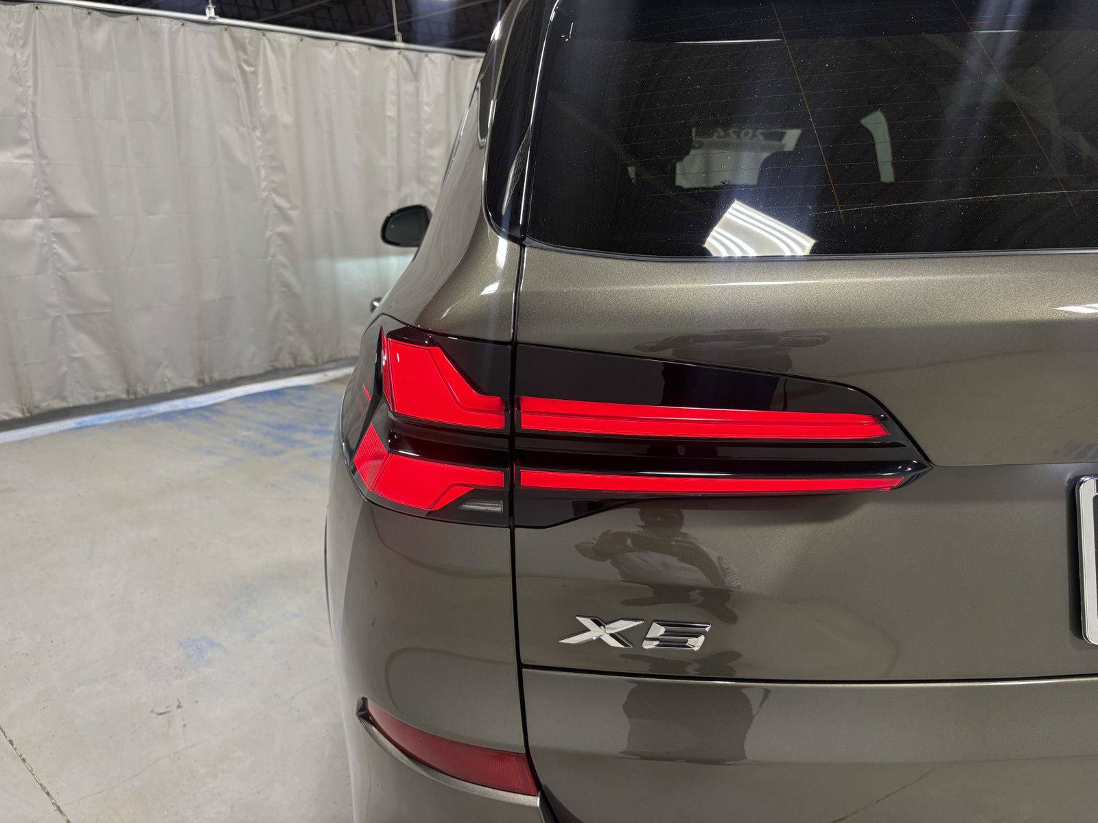 Used 2024 BMW X5 xDrive40i w/ M Sport Package AWD/4WD image 36