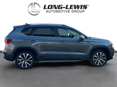 Certified 2023 Volkswagen Taos SE image 8