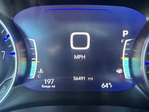 Used 2023 Chrysler Pacifica Touring-L FWD image 33