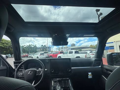 Used 2024 Lexus GX 550 AWD/4WD image 13