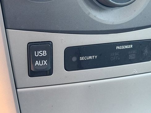 Used 2013 Toyota Corolla LE image 22