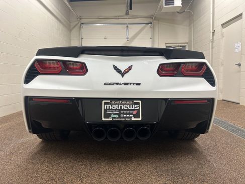Used 2019 Chevrolet Corvette Stingray Coupe w/ 1LT image 3