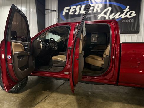 Used 2018 GMC Sierra 2500 Denali w/ Duramax Plus Package AWD/4WD image 37