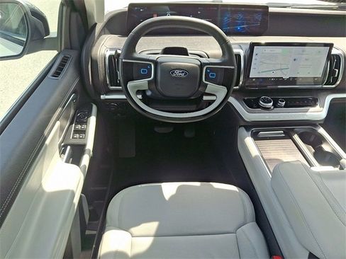 New 2025 Ford Expedition Platinum w/ Platinum Ultimate Package image 7