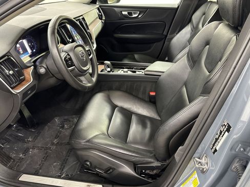 Used 2024 Volvo S60 B5 Plus image 2
