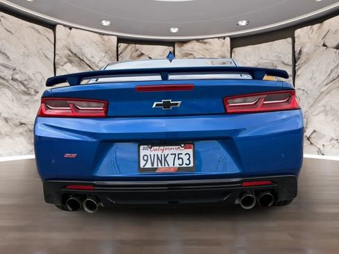 Used 2018 Chevrolet Camaro SS RWD image 7