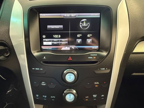 Used 2015 Ford Explorer XLT w/ Equipment Group 202B image 28