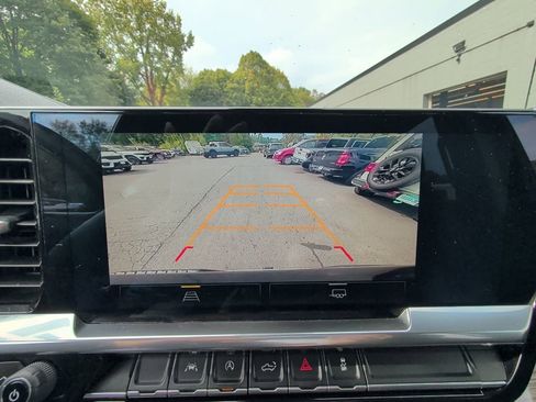 Used 2022 Chevrolet Silverado 1500 LT image 21