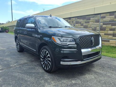 Used 2024 Lincoln Navigator Black Label AWD/4WD image 2