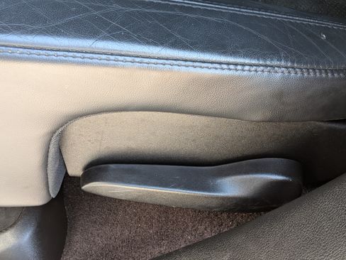 Used 2018 Jeep Grand Cherokee Altitude RWD image 17
