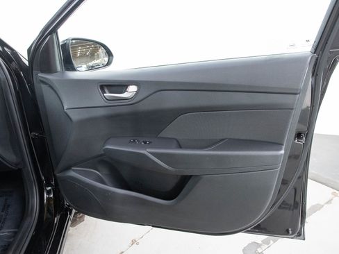Used 2018 Hyundai Accent SE FWD image 9