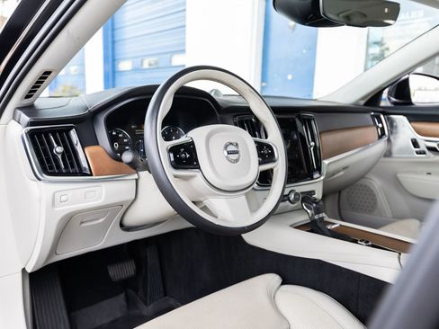 Used 2017 Volvo S90 T6 Inscription w/ Vision Package image 18